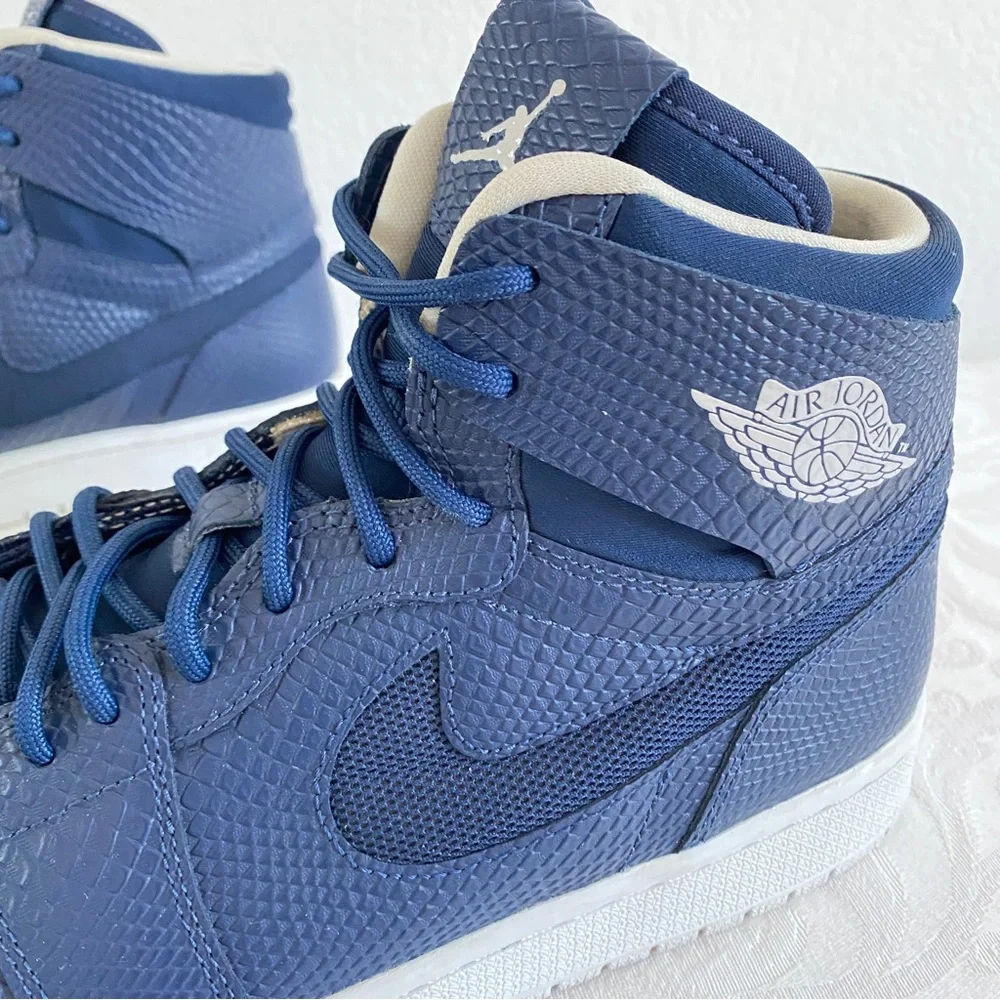 AIR JORDAN 1 RETRO HIGH SNEAKERS NAVY